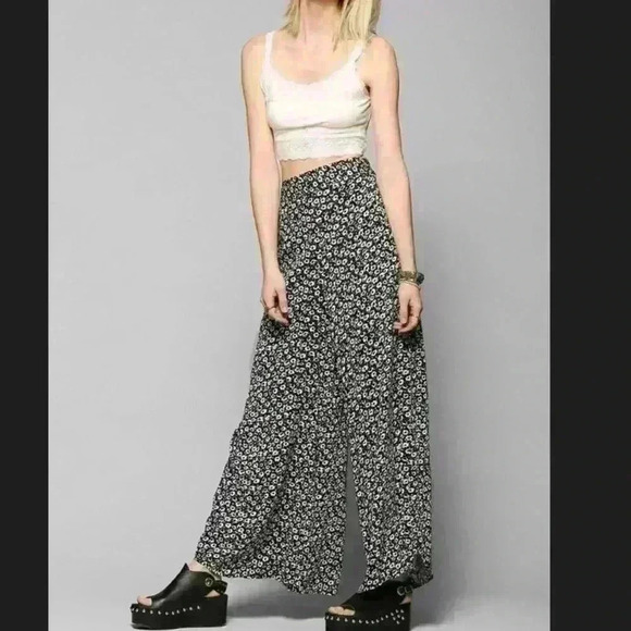 Kimchi Blue Pants - Urban Outfitters / Uo Kimchi Blue Open-Sided pants